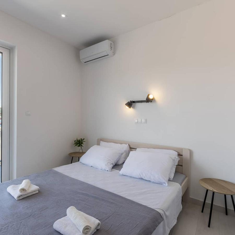 Luxury Apartments Skalinada Near Beaches, Tisno - Dalmatia Bagian luar foto