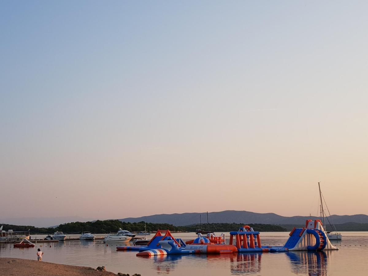 Luxury Apartments Skalinada Near Beaches, Tisno - Dalmatia Bagian luar foto