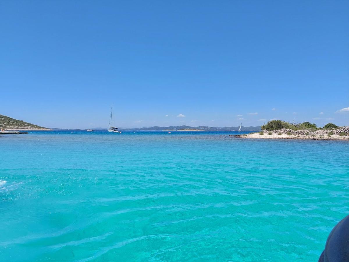 Luxury Apartments Skalinada Near Beaches, Tisno - Dalmatia Bagian luar foto